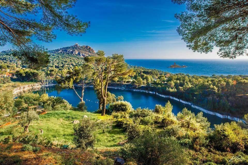 Hôtel Auberge Provençale Saint-Raphaël Buitenkant foto